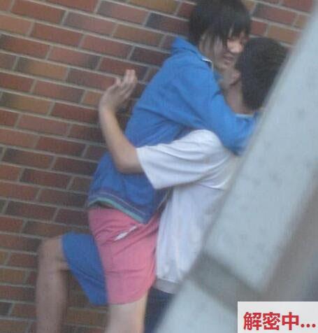 和正常不一样的高颜值大学生淑莹露脸自己拍摄视频流出 前男友开喉咙 骑马乘车一样猛骑