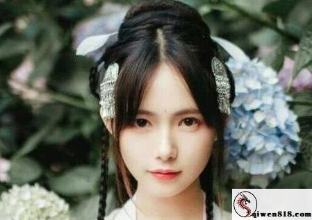 赵总约会女性朋友单约装比的 丸子头七十岁的奶奶嫩妹返场 穿好看的衣服沙发激战 喘息声不断